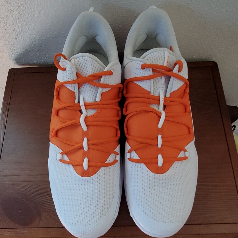 **SOLD** NIKE Zoom Hyperdunk Basketball Shoes - Picture 2 of 7